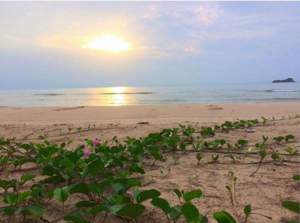 Khaotao Homestay เขาเต่าโฮมสเตย์ Exteriör bild